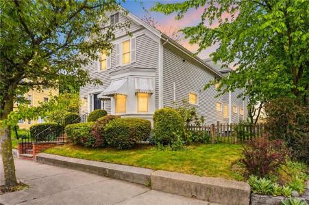 407 Smithfield Avenue, Pawtucket, Rhode Island 02860, USA