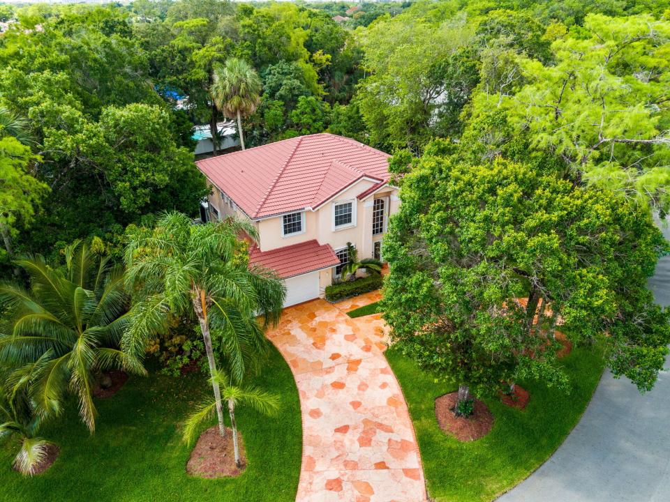 5304 NW 66th Avenue, Lauderhill, Florida 33319