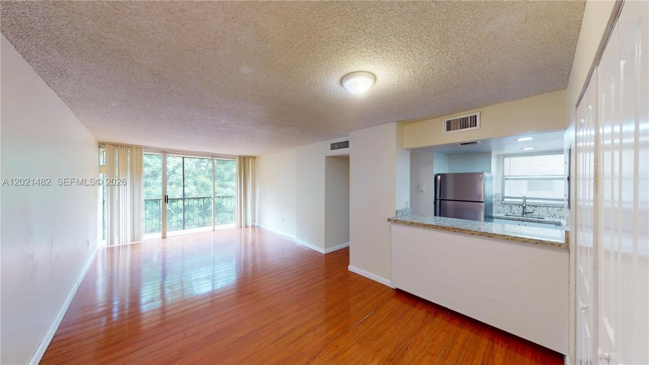 8860 Fontainebleau Blvd 405, Miami, Floride 33172, États-Unis