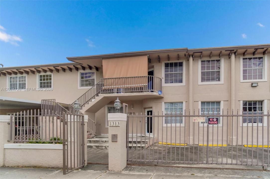 1313 SW 24th Ave, Miami, Florida 33145, Stati Uniti
