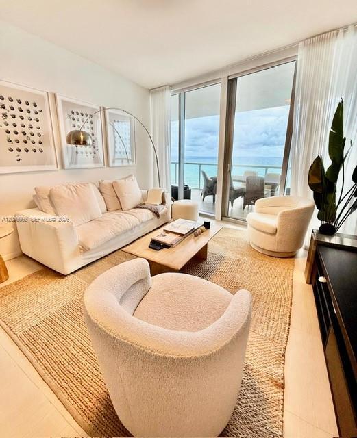 17121 Collins Ave 1207, Sunny Isles Beach, פלורידה 33160, ארצות הברית של אמריקה