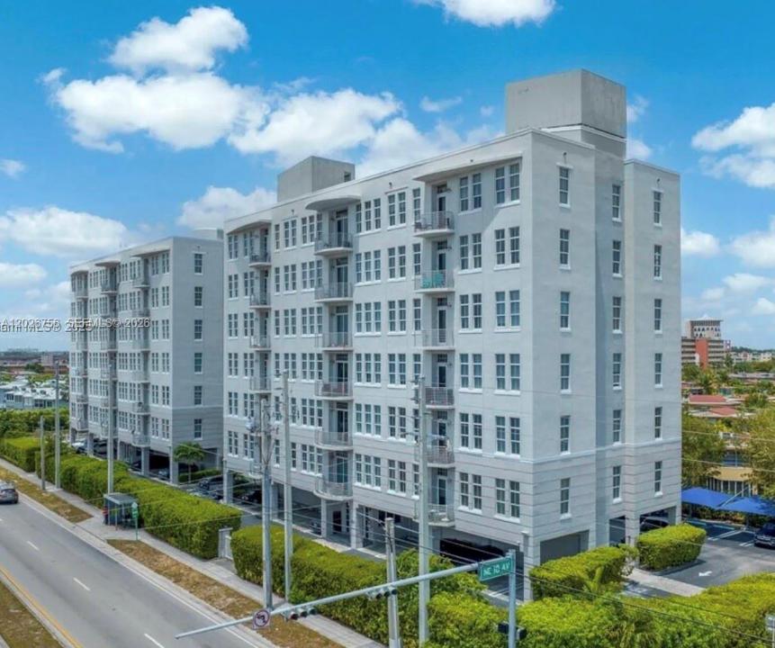 1791 NE MIAMI GARDENS DR E405, Miami, Floride 33179, États-Unis