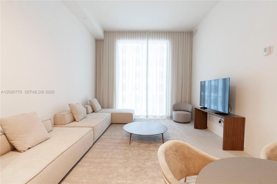 77 SE 5th St 407, Miami, Florida 33131, HOA KỲ