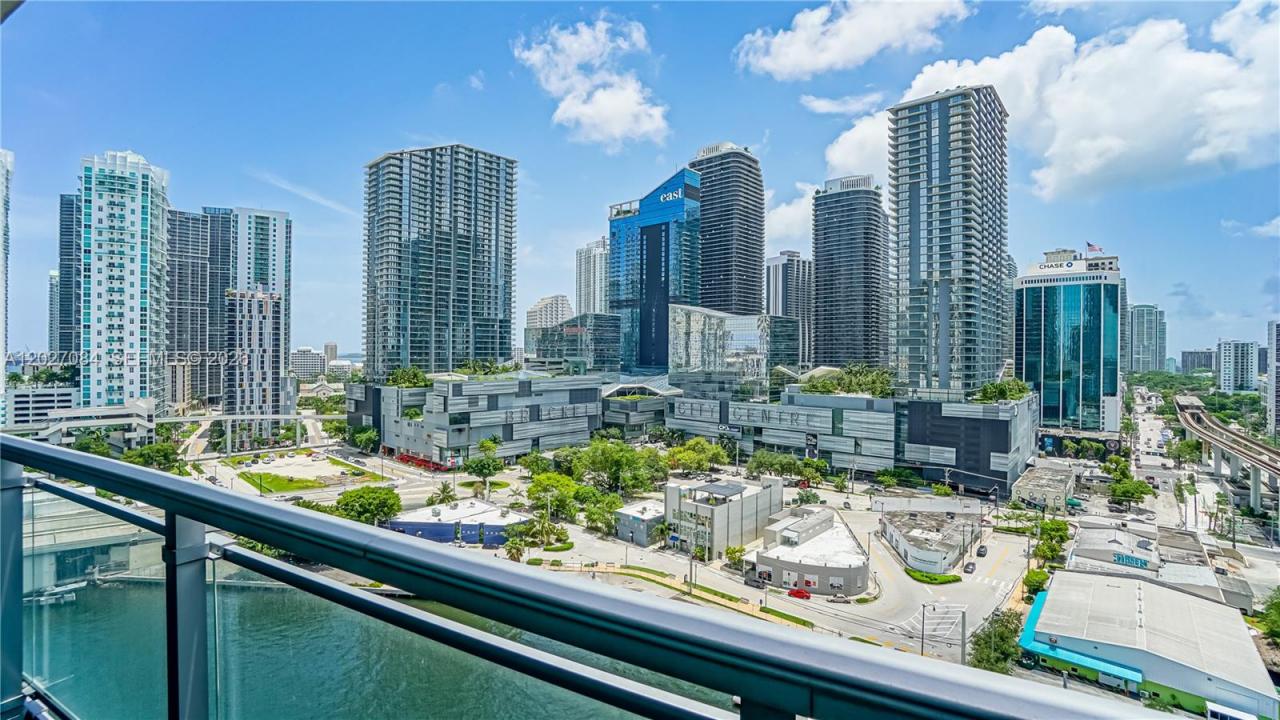 92 SW 3rd St 1803, Miami, Florida 33130, USA