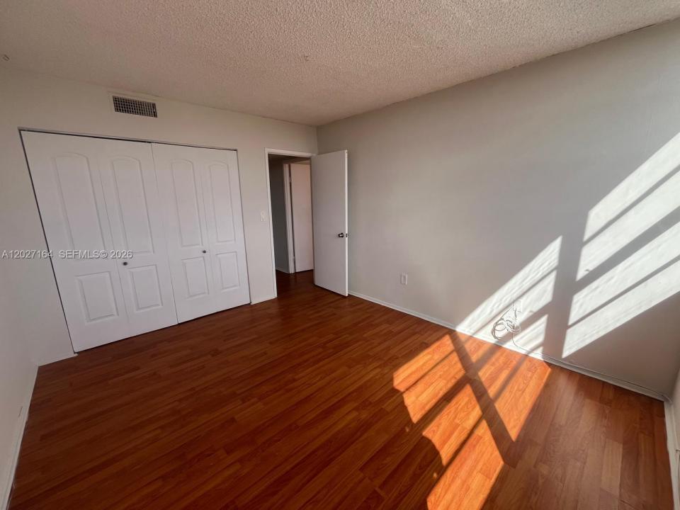 1351 NE Miami Gardens Dr 1625E, Miami, Flórida 33179, Estados Unidos
