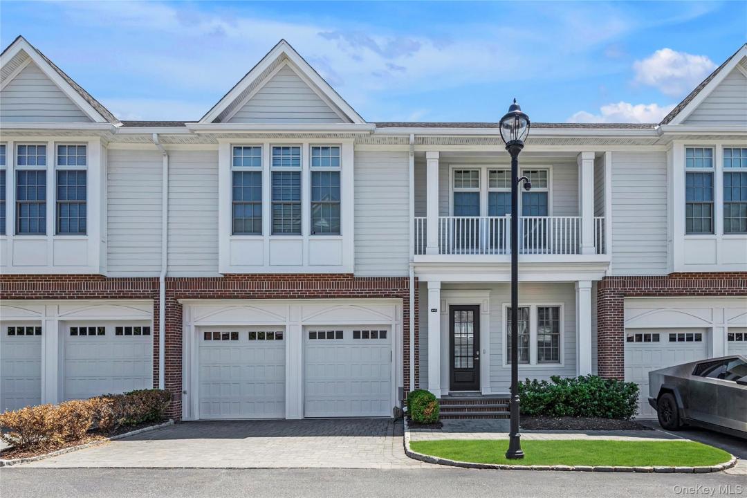 402 Grist Mill Circle, North Hempstead, New York 11576, Stati Uniti