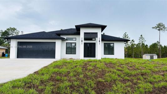 911 Cleveland Ave, Lehigh Acres, Florida 33972, USA