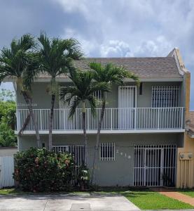 2438 SW 109th Ct, Miami, Florida 33165, USA