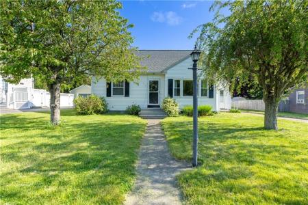 110 James M Beardsworth Avenue, Tiverton, Rhode Island 02878, USA