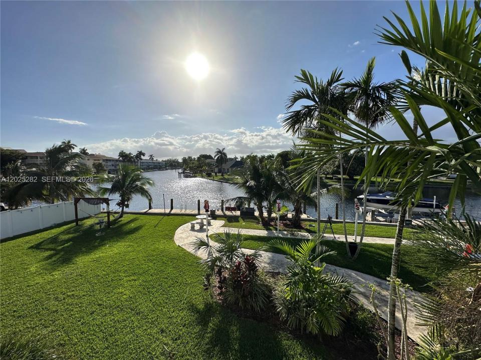 455 Golden Isles Dr 204, Hallandale Beach, 플로리다 33009, 미국