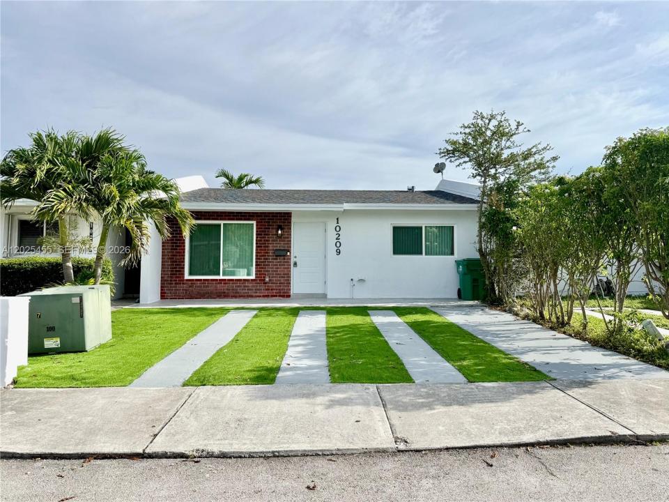 10209 SW 20th Ter, Miami, Florida 33165, USA