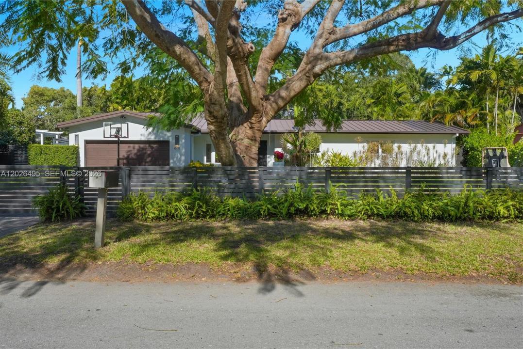 6111 SW 86th St, South Miami, Florida 33143