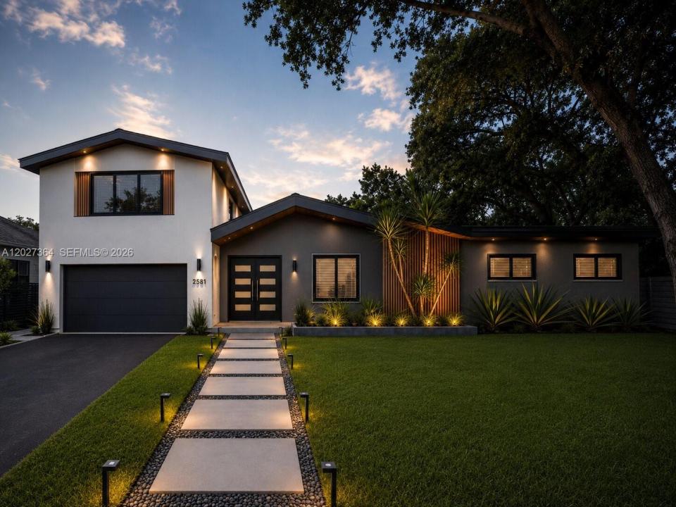 2555 NE 202nd St, Miami, Florida 33180