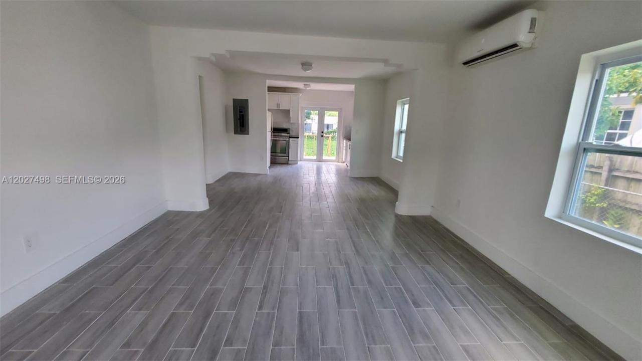 560 NW 53rd St, Miami, פלורידה 33127, ארצות הברית של אמריקה