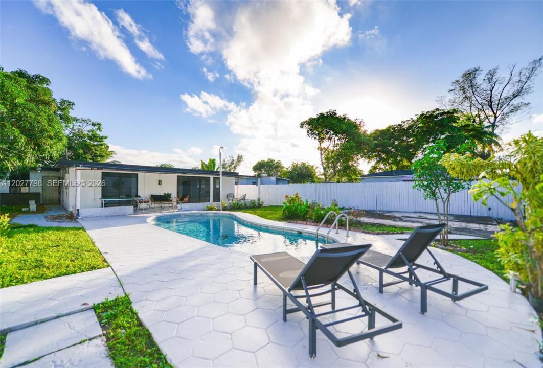415 NW 133rd St 415, North Miami, فلوريدا 33168, الولايات المتحدة