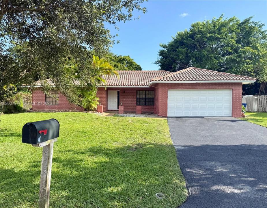 9788 NW 3rd Mnr, Coral Springs, Florida 33071, USA