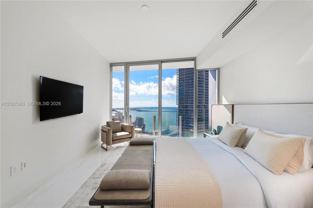 300 Biscayne Boulevard Way 3905W, Miami, Florida 33131, Stati Uniti