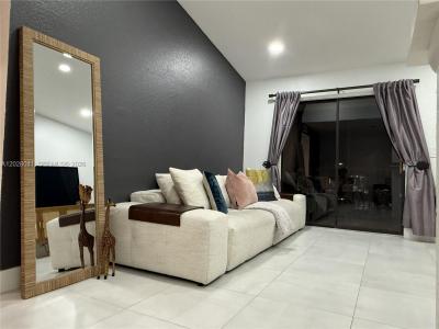 15570 SW 105th Ln 1710, Miami, Florida 33196, USA