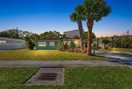5931 NE 1st Ave, Oakland Park, Florida 33334, USA
