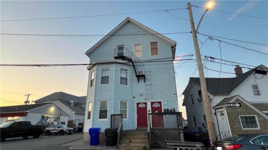 10 St Mary Street 1 FL, West Warwick, Rhode Island 02893, Estados Unidos