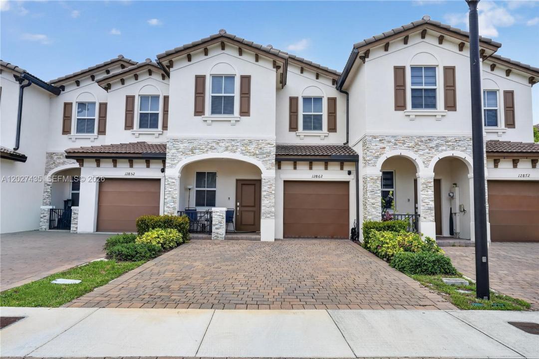 12862 NW 23rd Pl, Miami, Florida 33167, USA
