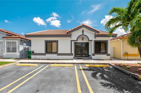 9046 NW 121st Ter 90, Hialeah Gardens, Florida 33018, HOA KỲ