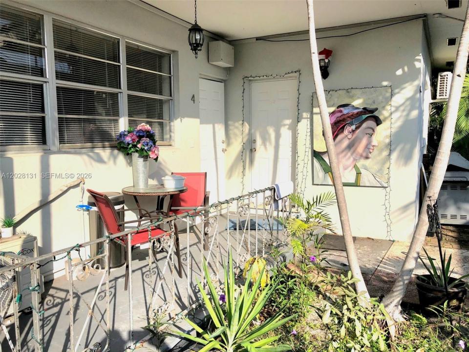 7135 Rue Granville 4, Miami Beach, Florida 33141, USA
