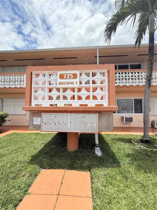 725 SW 11 Ave F8, Hallandale Beach, Florida 33009, Stati Uniti
