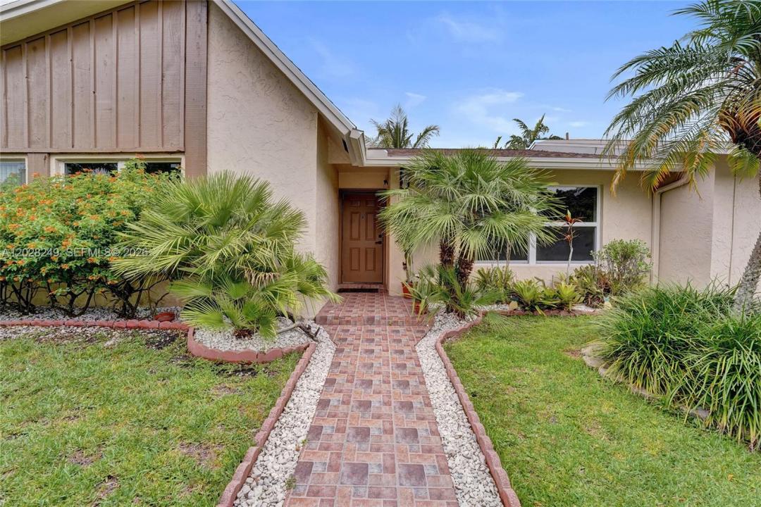417 SE 4th St, Dania Beach, פלורידה 33004, ארצות הברית של אמריקה