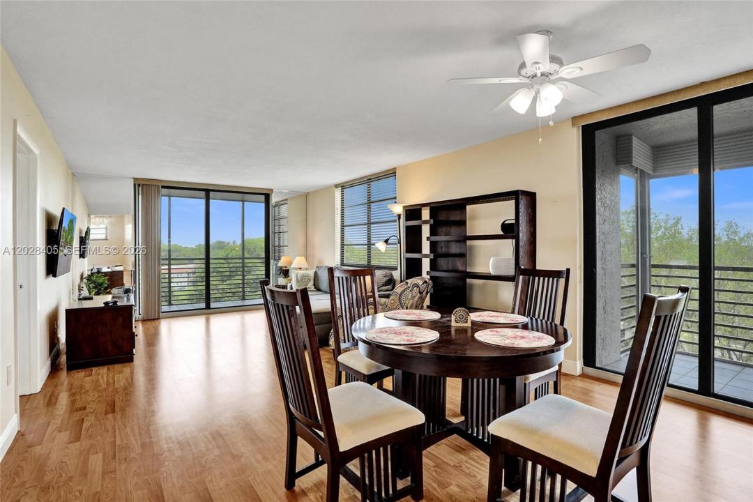 901 Colony Point Cir 501, Pembroke Pines, Floride 33026, États-Unis