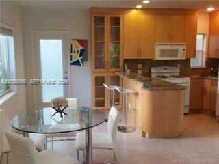 725 NE 16th Ave 725, Fort Lauderdale, Florida 33304, USA