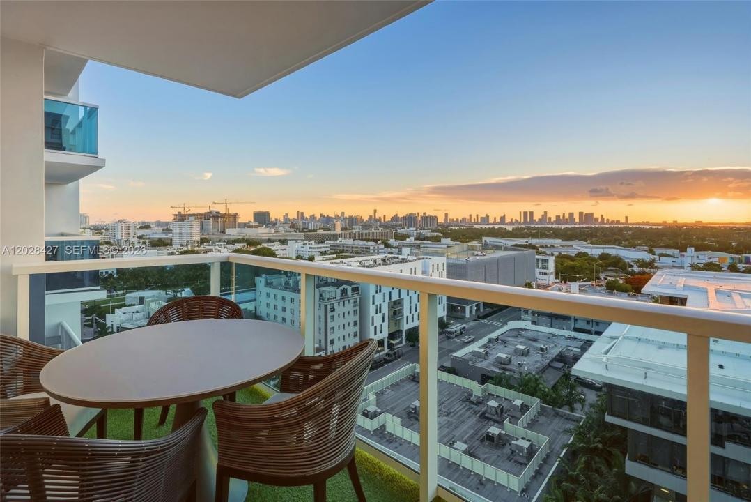 2301 Collins Ave 1432, Miami Beach, Floride 33139, États-Unis