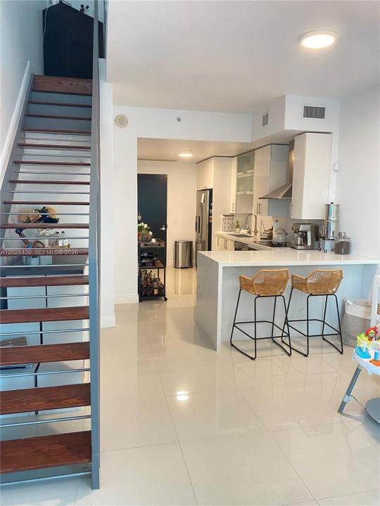60 SW 13th St 2212, Miami, Florida 33130, Stati Uniti