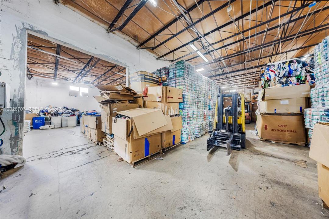 1085 E 27th St, Hialeah, Floride 33013, États-Unis