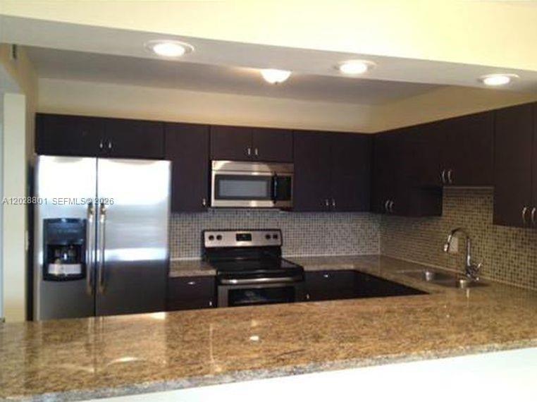 2500 Parkview Dr 307, Hallandale Beach, פלורידה 33009, ארצות הברית של אמריקה