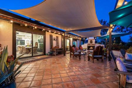 W VICTORIA DR, In Stile Alpino, California 91901, Stati Uniti