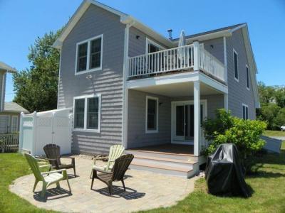 37 Hull Street, South Kingstown, Rhode Island 02879, USA