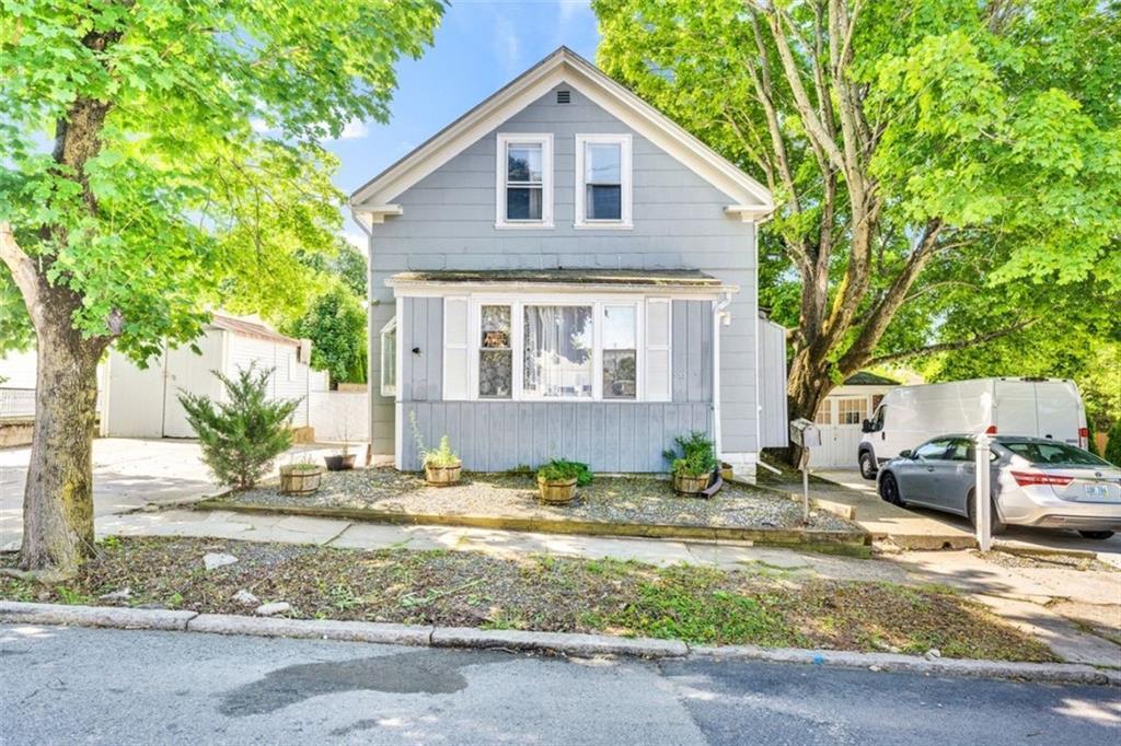203 Farmington Avenue, Cranston, Rhode Island 02920, États-Unis