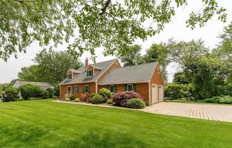 10 Cross Road, Narragansett, Rhode Island 02882, USA