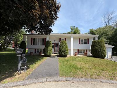 6 Balsam Court, Johnston, Rhode Island 02919, USA