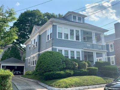 73 Overhill Road, Providence, Rhode Island 02906, USA