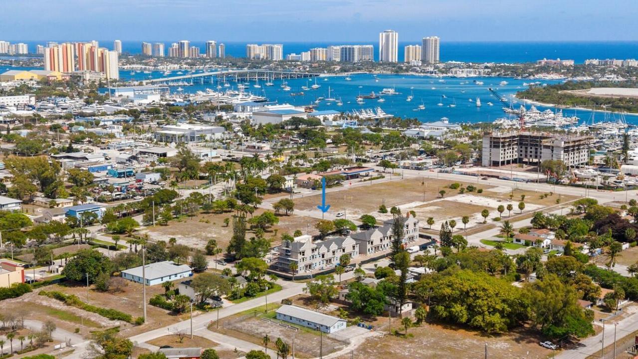 132 W 11th Street, Riviera Beach, Florida 33404, HOA KỲ