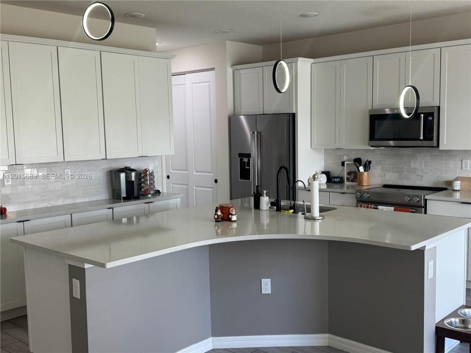 2162 Appleton Cir N, Oakland Park, Florida 33309, USA
