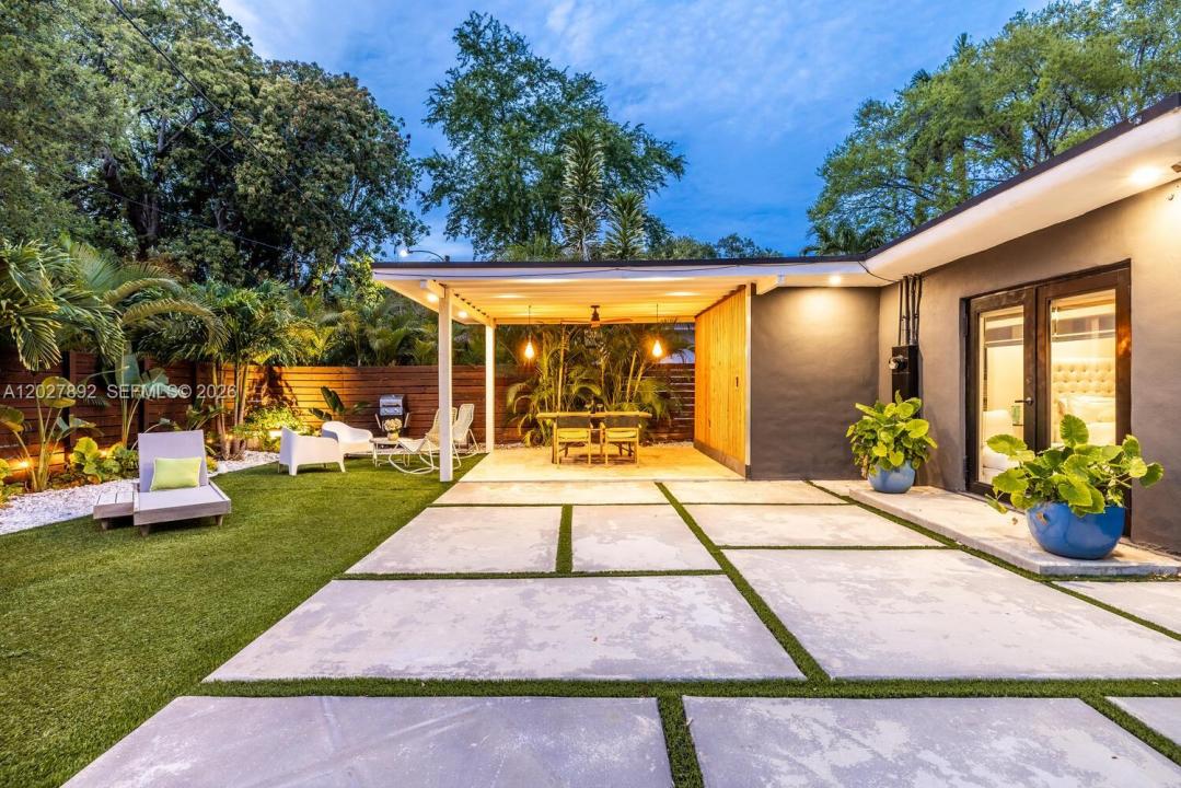 901 NE 82nd Ter, Miami, Florida 33138, USA