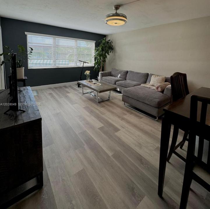 1530 NE 191st St 241, Miami, Florida 33179, USA
