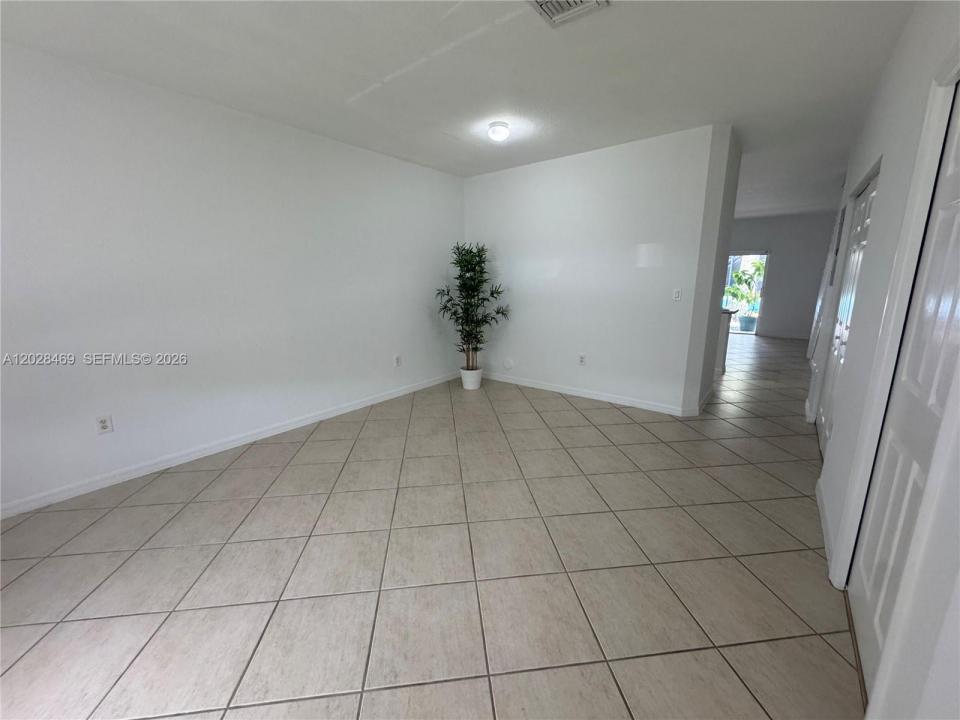 5743 NW 114th Path 106, Doral, Florida 33178, Stati Uniti