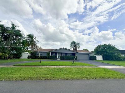 5680 SW 7th St, Plantation, פלורידה 33317, ארצות הברית של אמריקה 