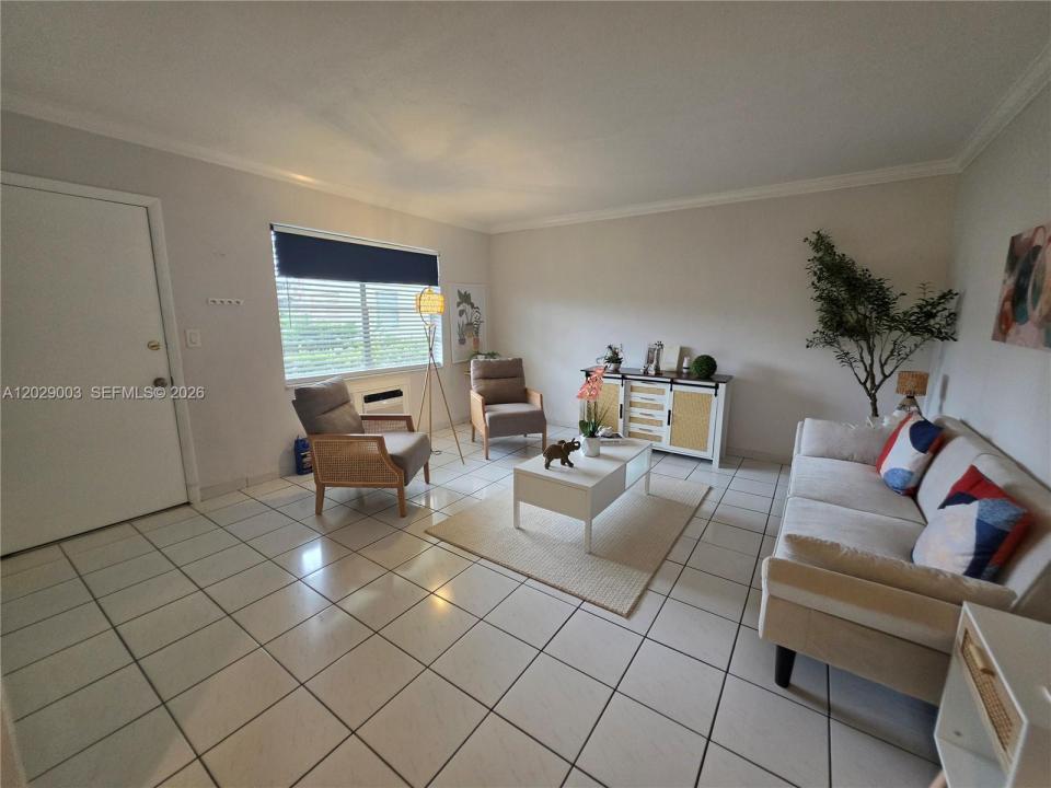 17000 NE 14th Ave 109, Miami, Floride 33162, États-Unis