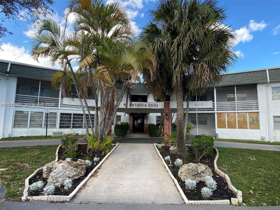 6501 Winfield Blvd A-26, Margate, Florida 33063, USA