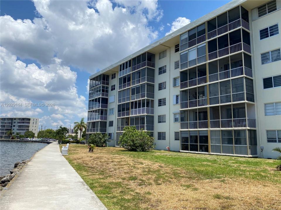2920 Point East Dr N611, Aventura, Floride 33160, États-Unis